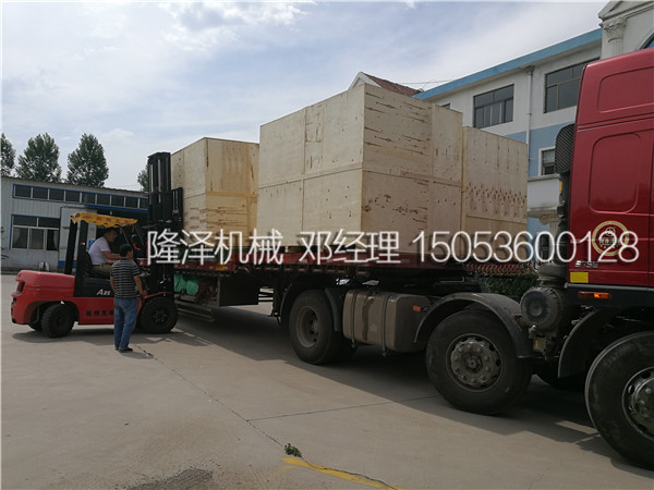 多臺(tái)電加熱餡料攪拌炒鍋裝車完畢發(fā)往馬來(lái)西亞