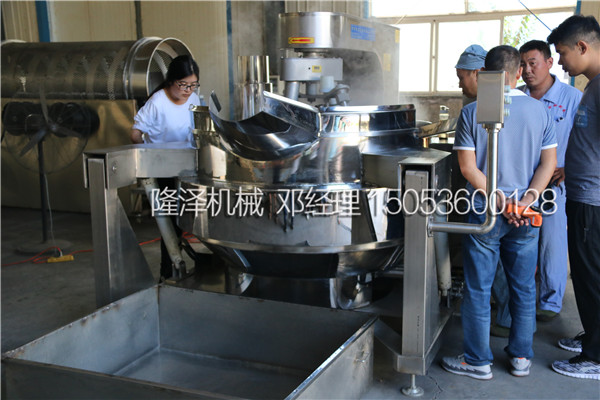 全自動(dòng)電磁攪拌炒藥機(jī)仿人工翻炒試機(jī)現(xiàn)場(chǎng)