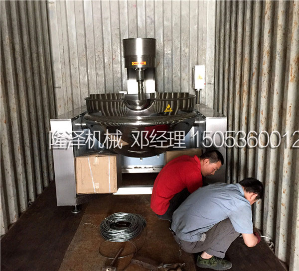 隆澤行星攪拌餡料炒鍋裝車完畢準(zhǔn)備發(fā)往烏茲別克斯坦
