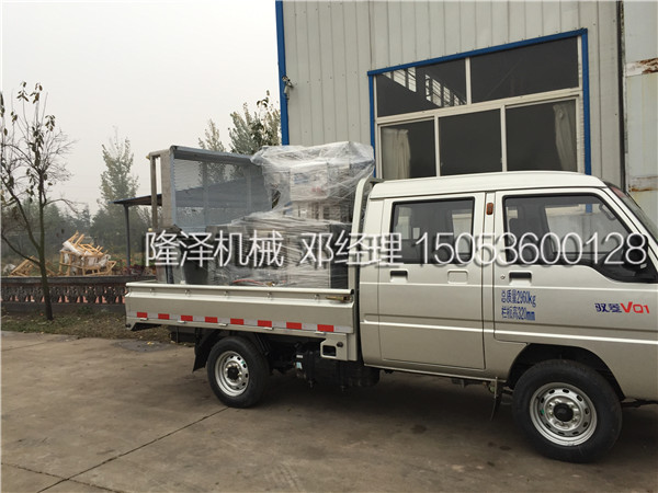 為你涮得一口好火鍋，川渝老板來廠采購小型熬料機飯店現(xiàn)場熬料